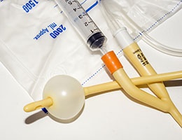 Blog_PreventingCatheterAssociatedUTIs_CatheterFoleyBag1_260x200px.jpg